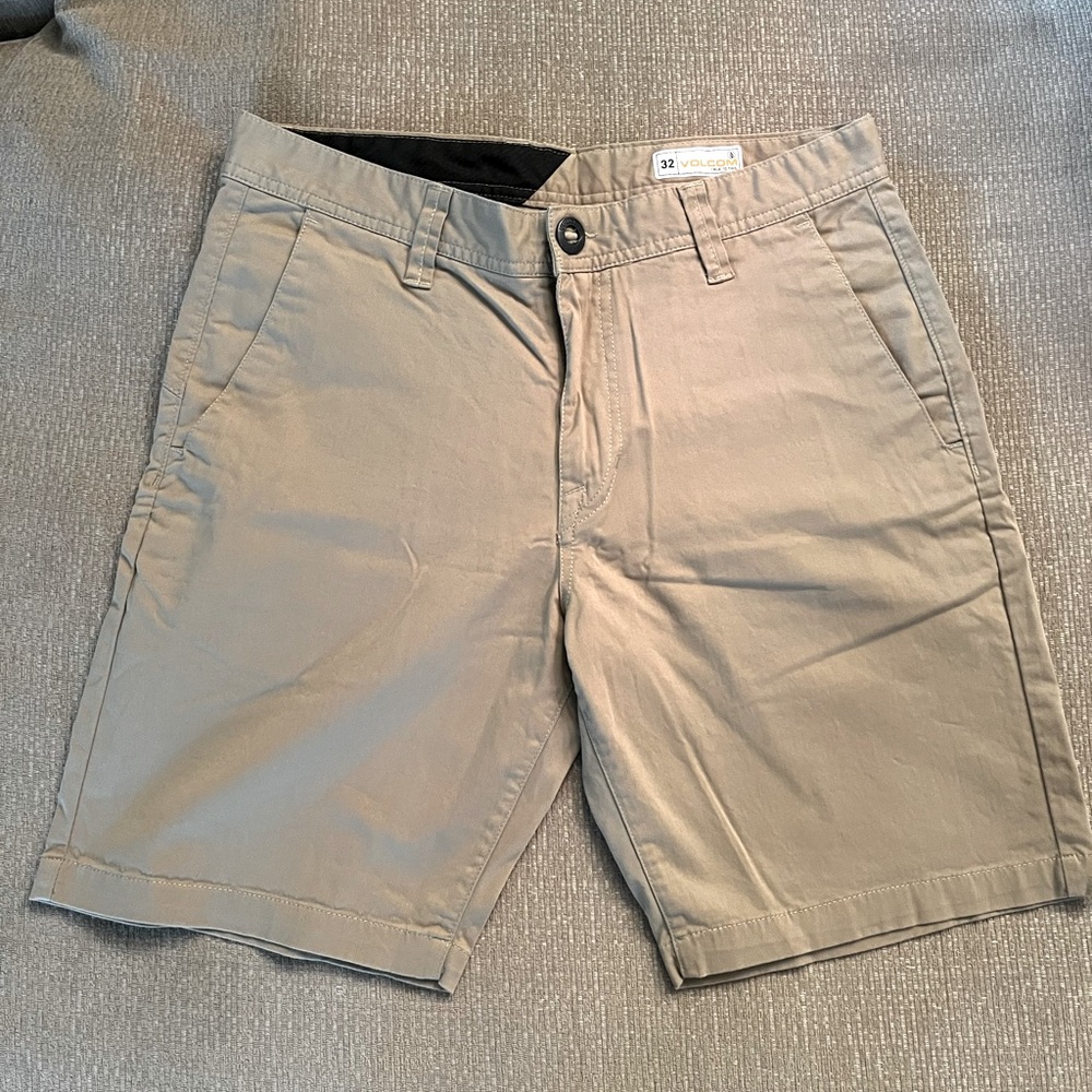 Volcom - Men's Khaki Shorts